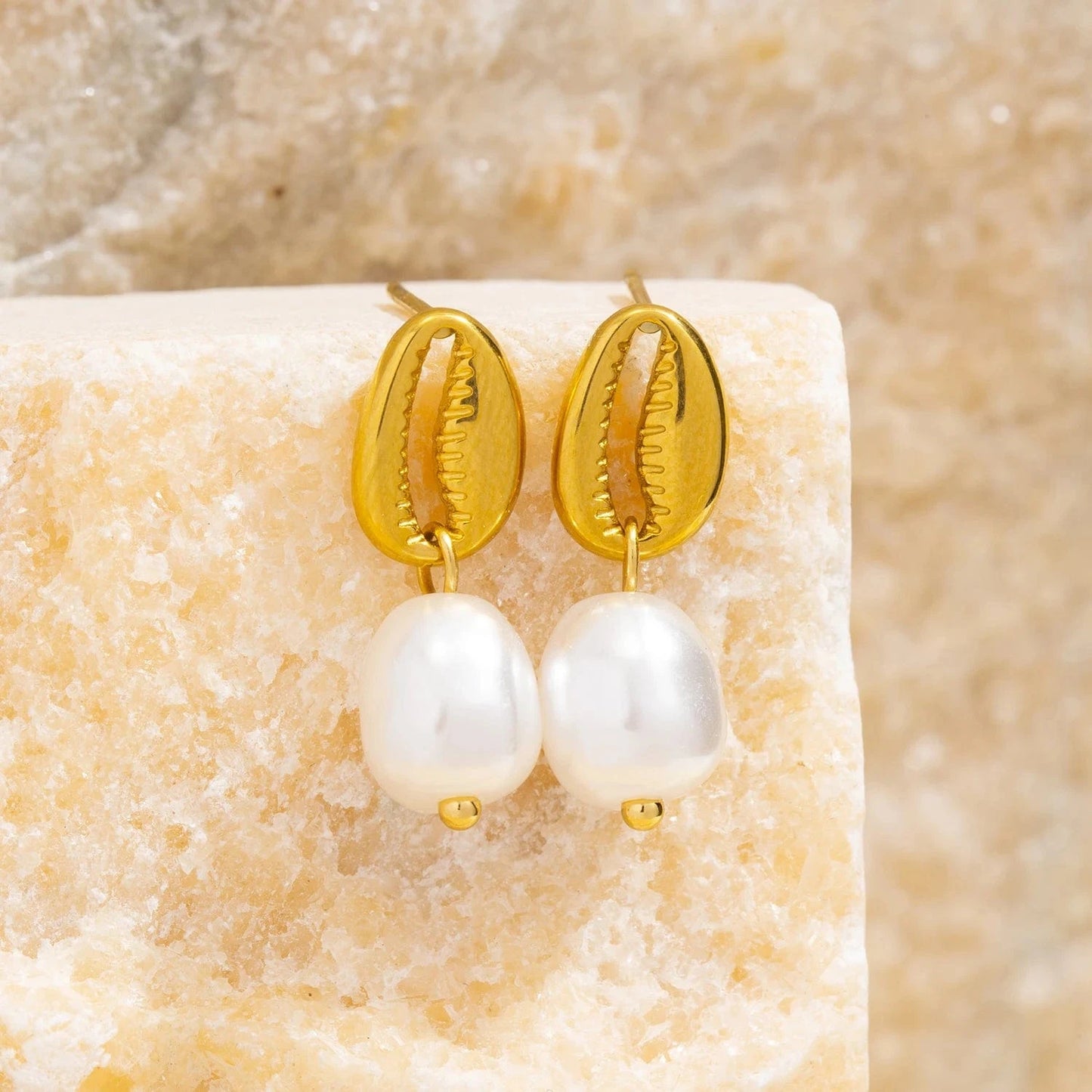 Pearlbud Earrings Warm Gold Isla Pearl Drops