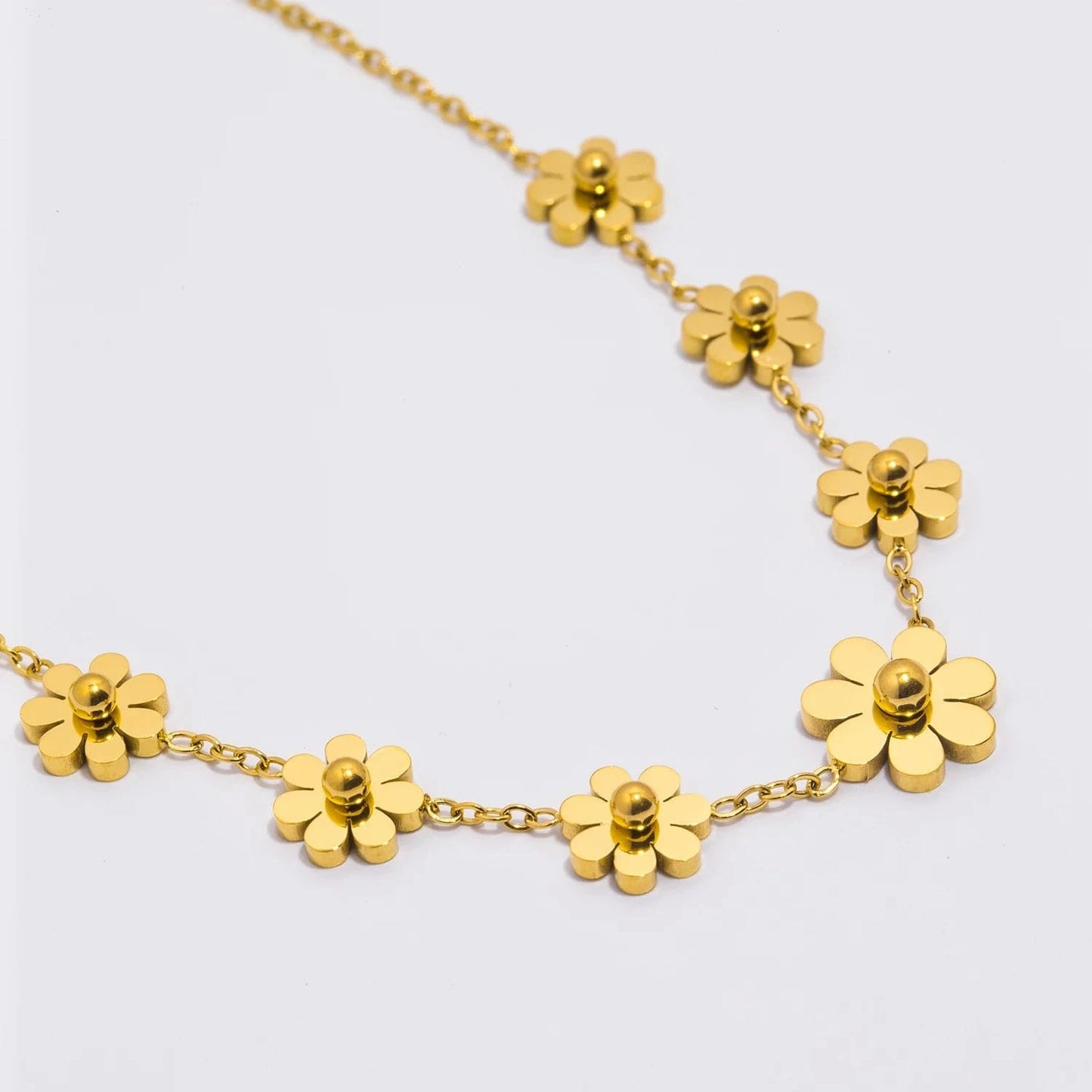 Pearlbud Necklace Gold Daisy Bloom Necklace