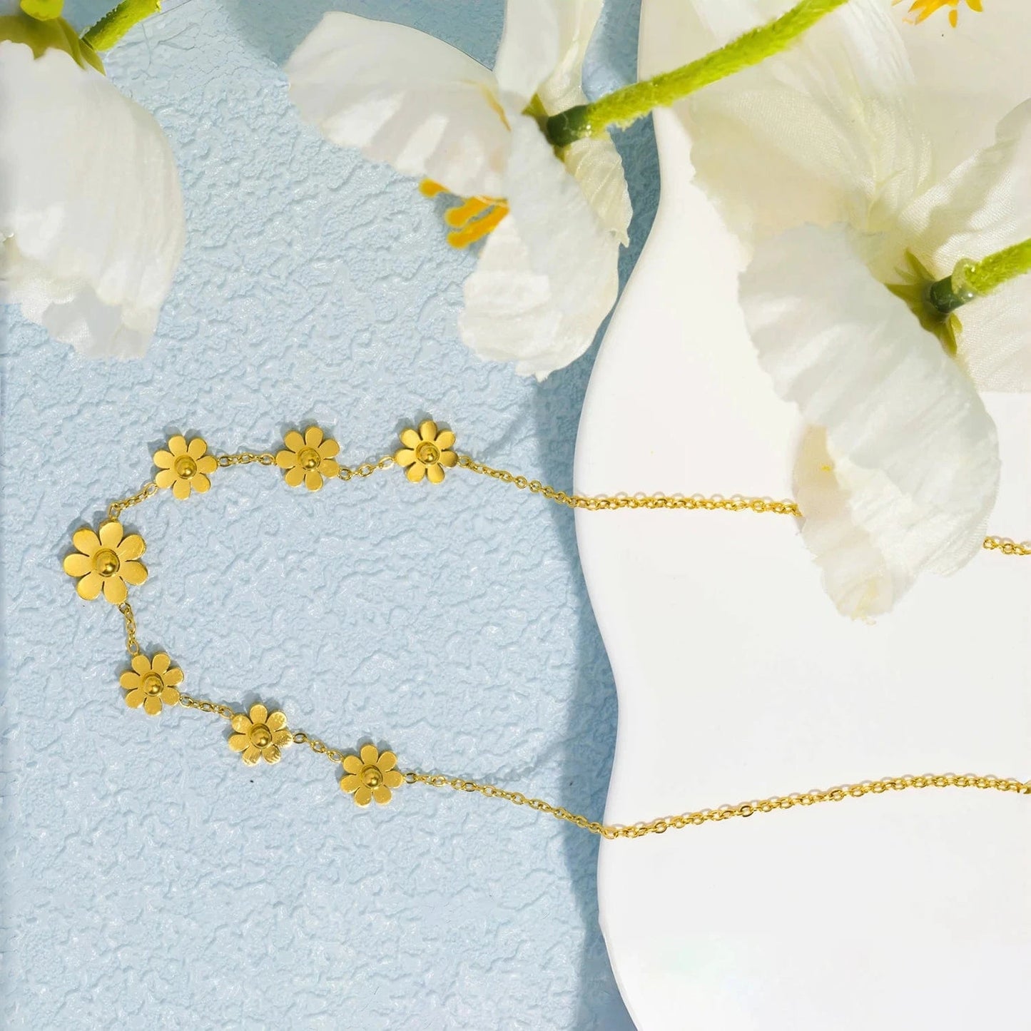Pearlbud Necklace Gold Daisy Bloom Necklace