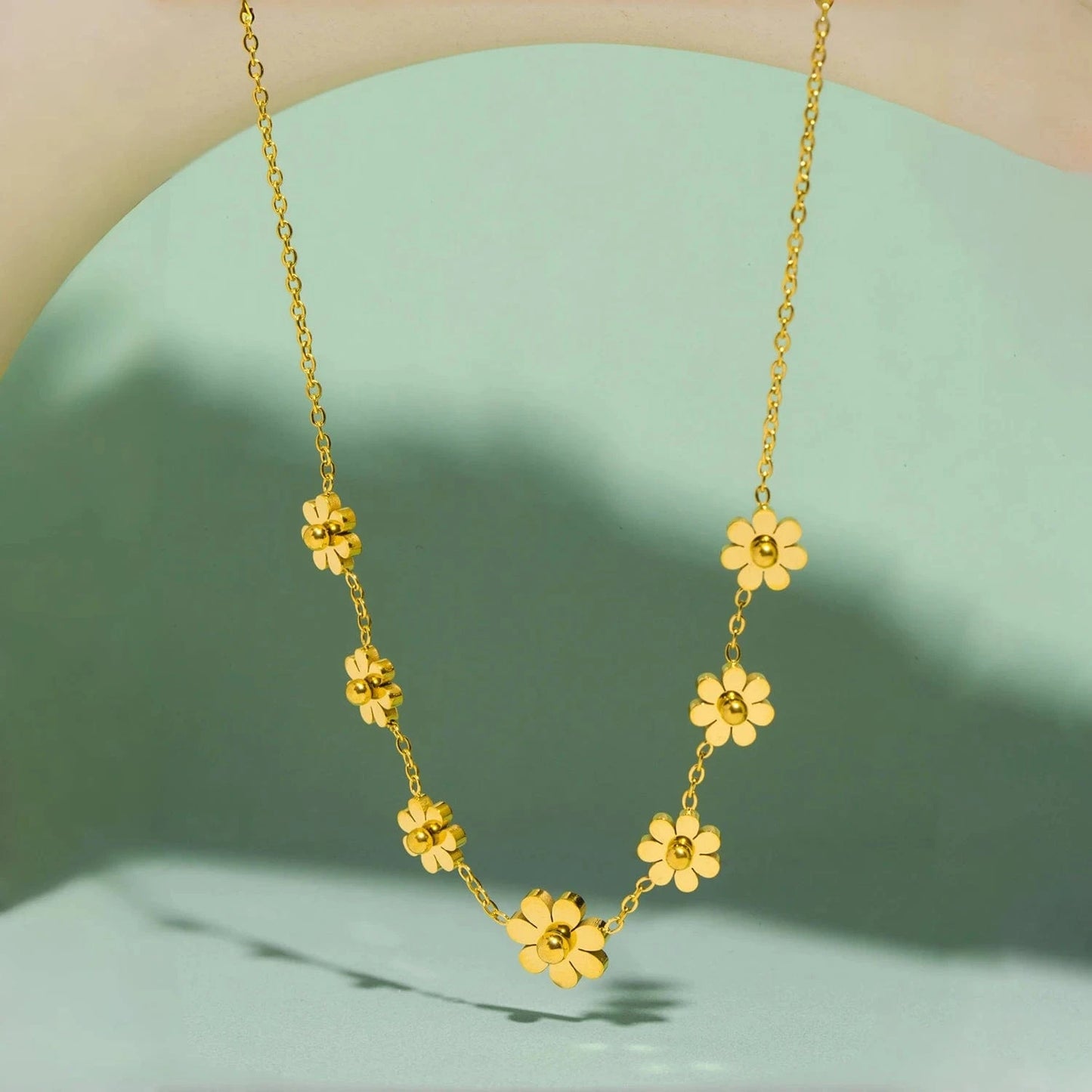 Pearlbud Necklace Gold Daisy Bloom Necklace