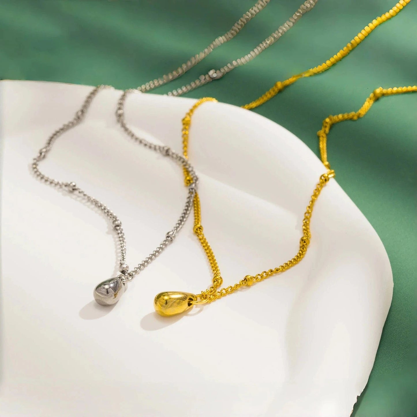 Pearlbud Necklace Teardrop Necklace