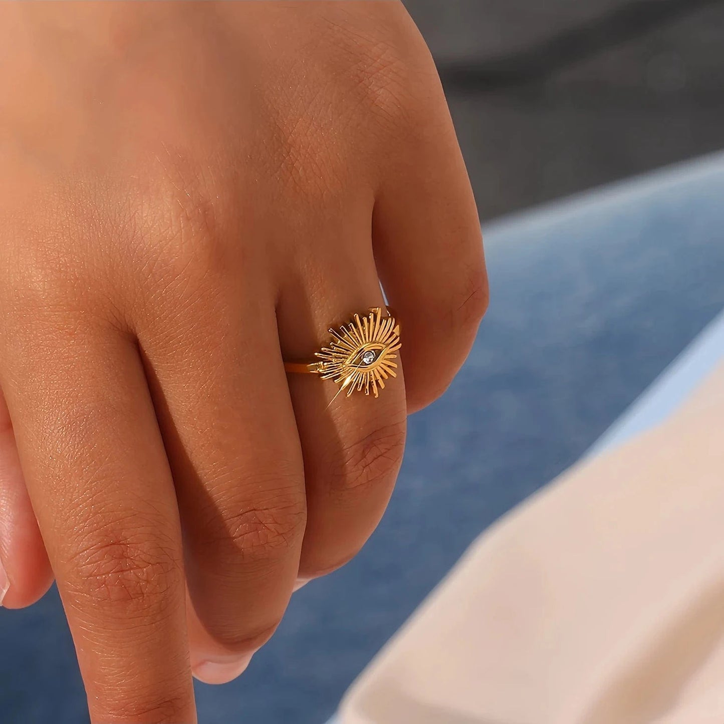Pearlbud Rings Gold Illuminated Vision Ring