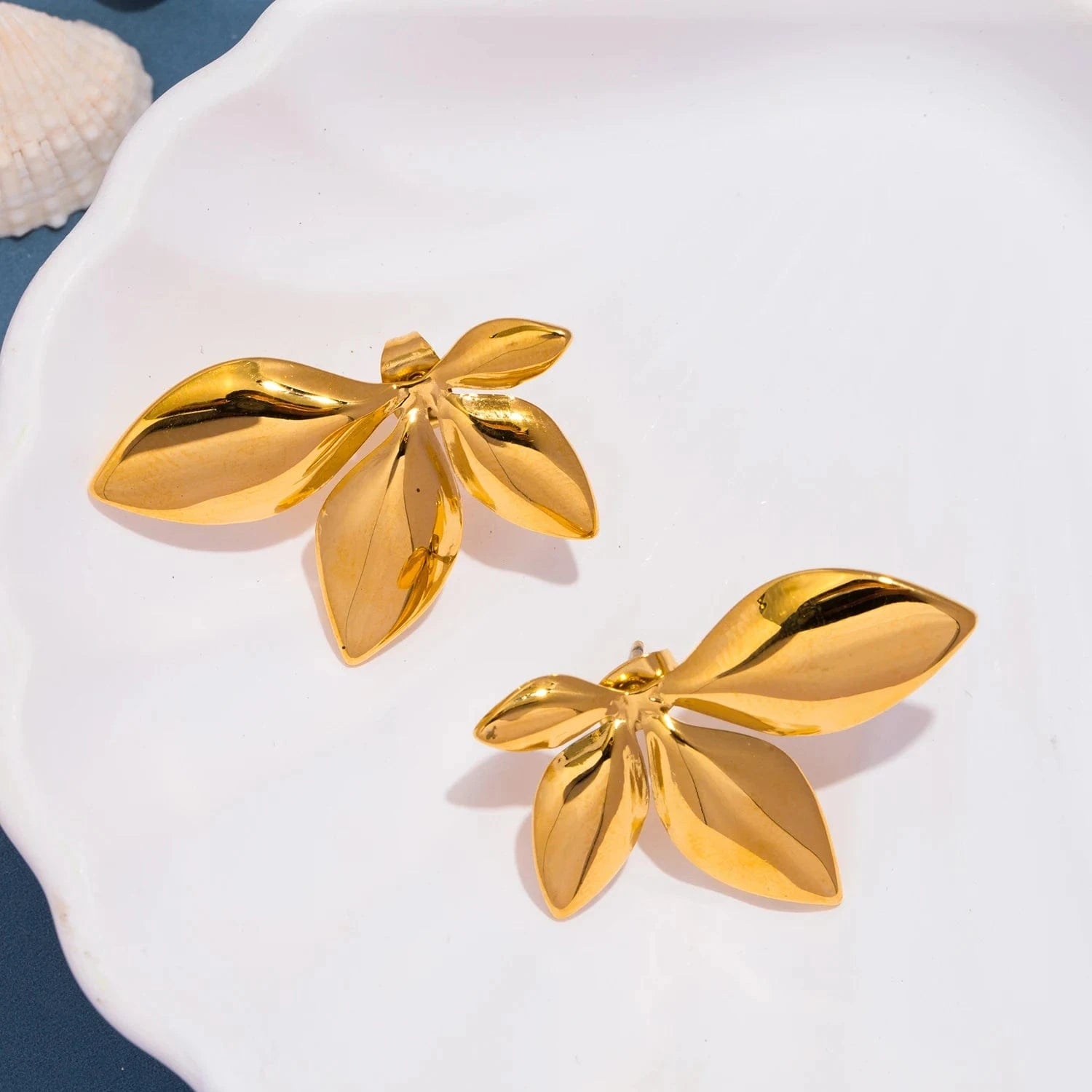 Pearlbud Earrings Gold Petal Bloom Studs