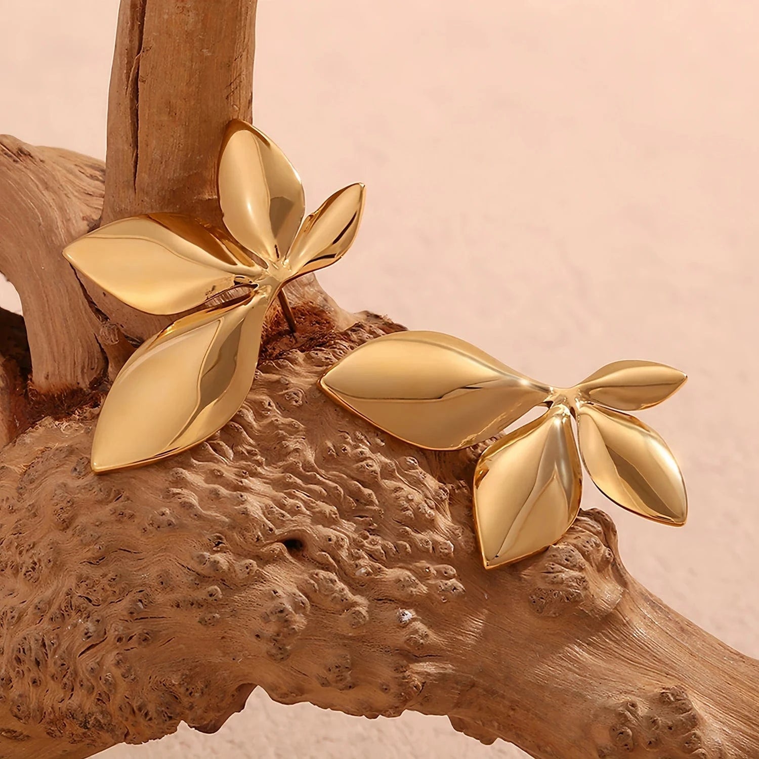 Pearlbud Earrings Gold Petal Bloom Studs