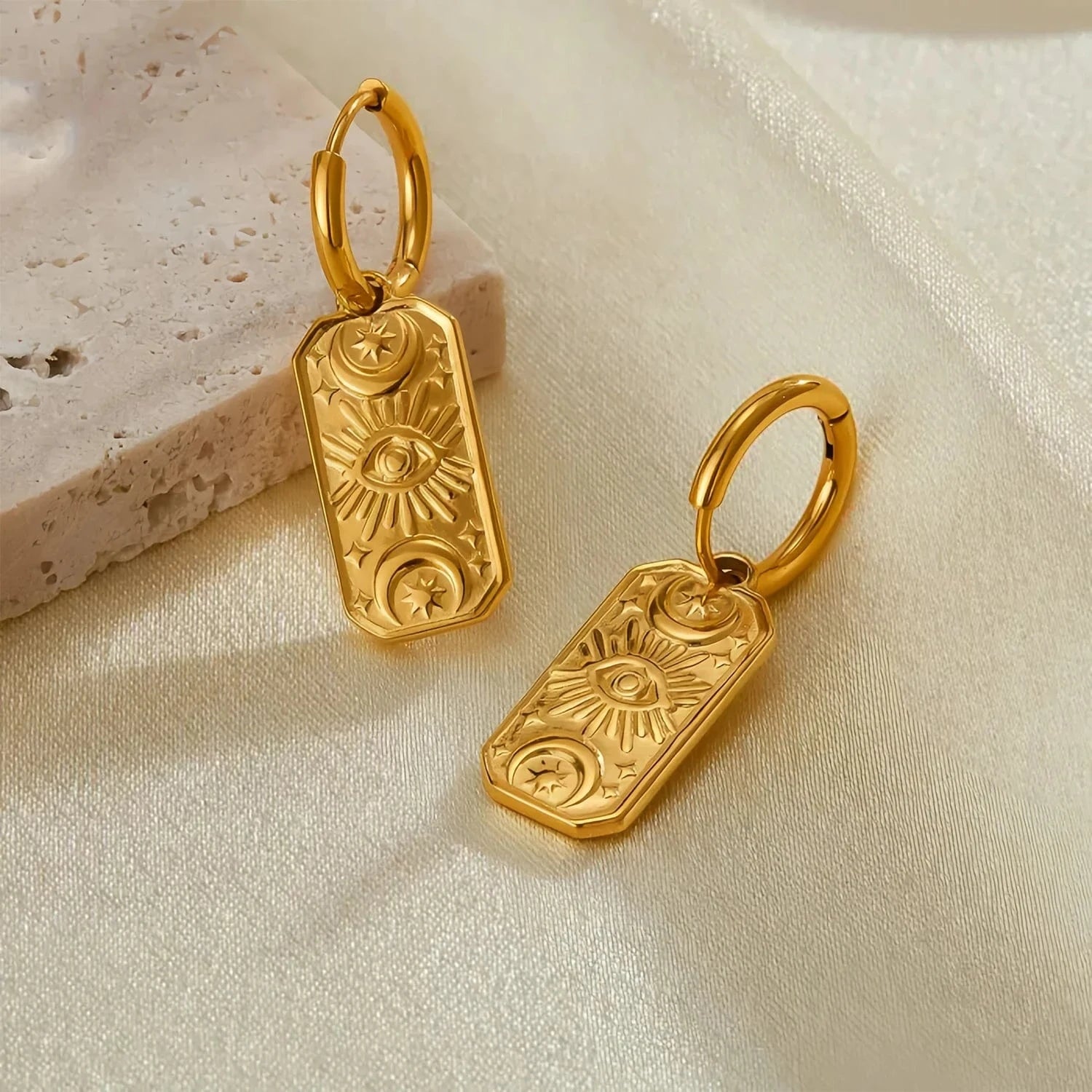 Pearlbud Earrings Mystical Medallion Hoops