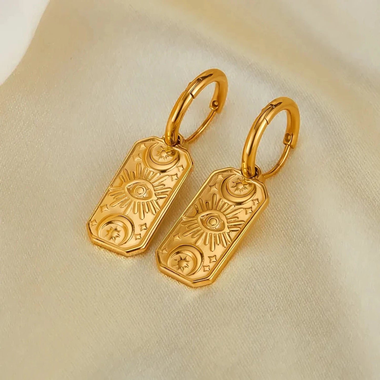 Pearlbud Earrings Mystical Medallion Hoops