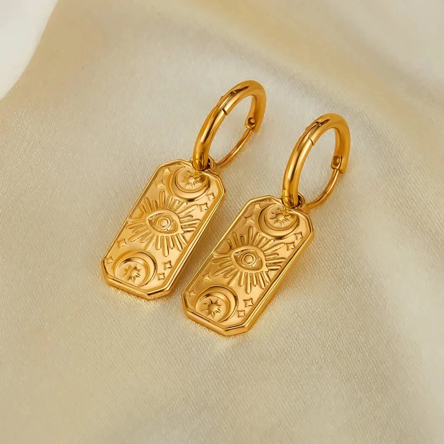 Pearlbud Earrings Mystical Medallion Hoops