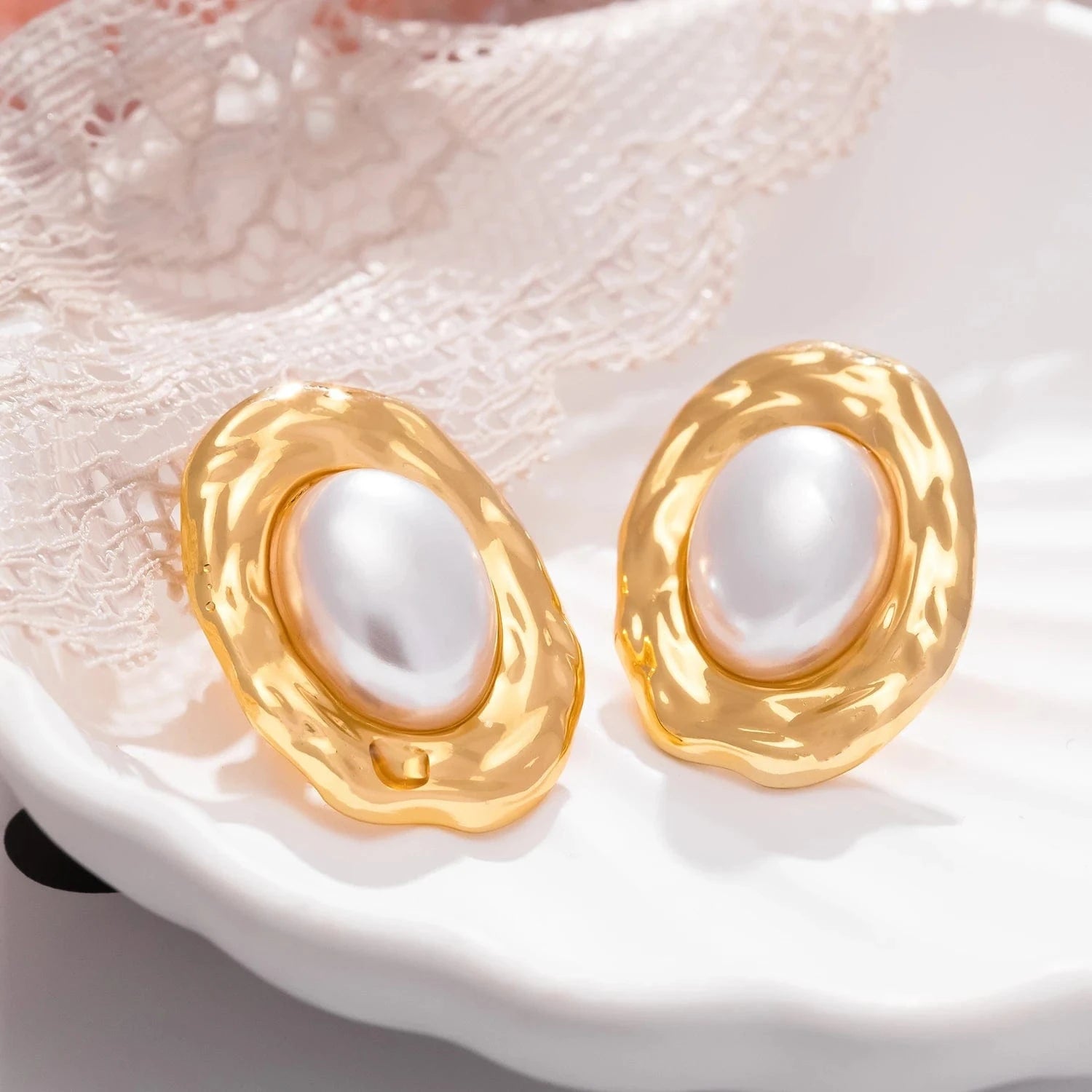 Pearlbud Earrings Oval Pearlescent Studs Set