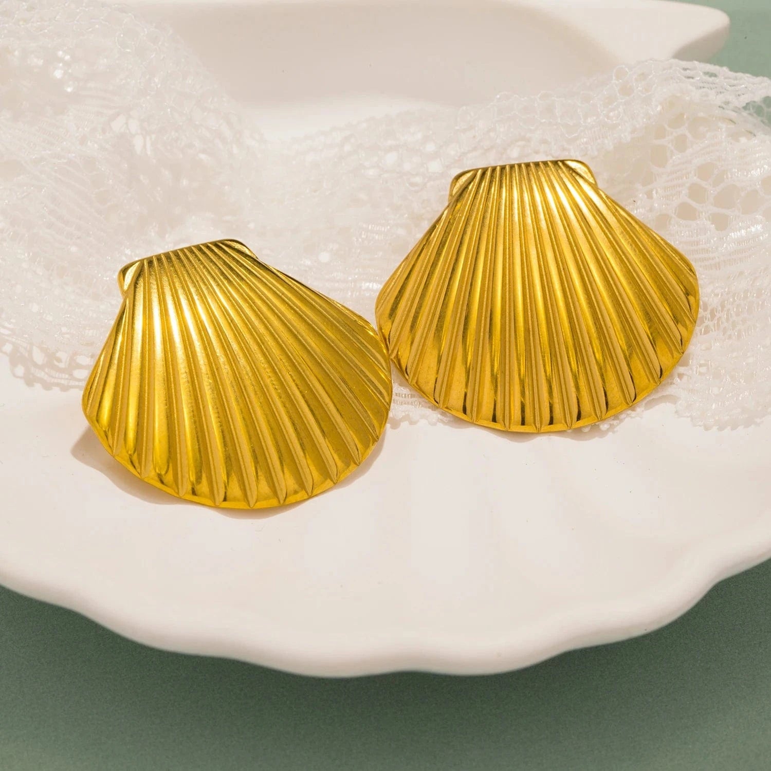 Pearlbud Earrings Seashell Stud Earrings