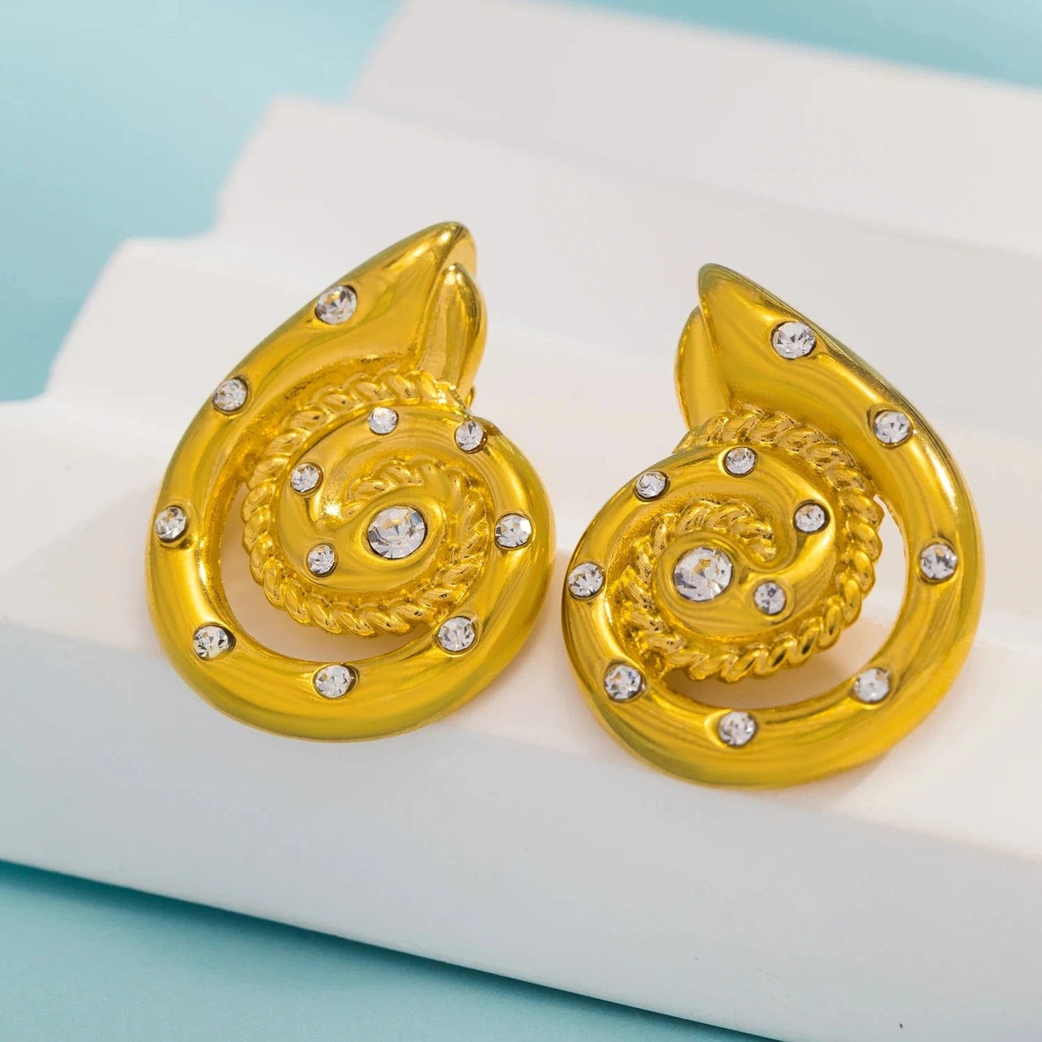 Pearlbud Earrings Siren Spiral Studs