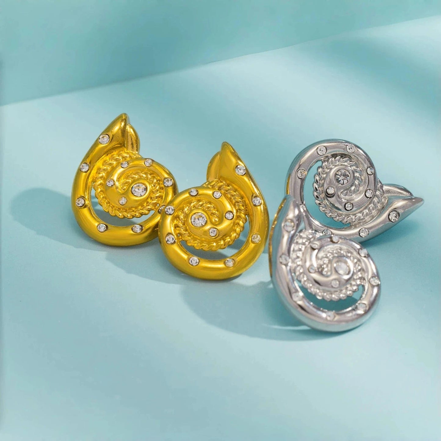 Pearlbud Earrings Siren Spiral Studs