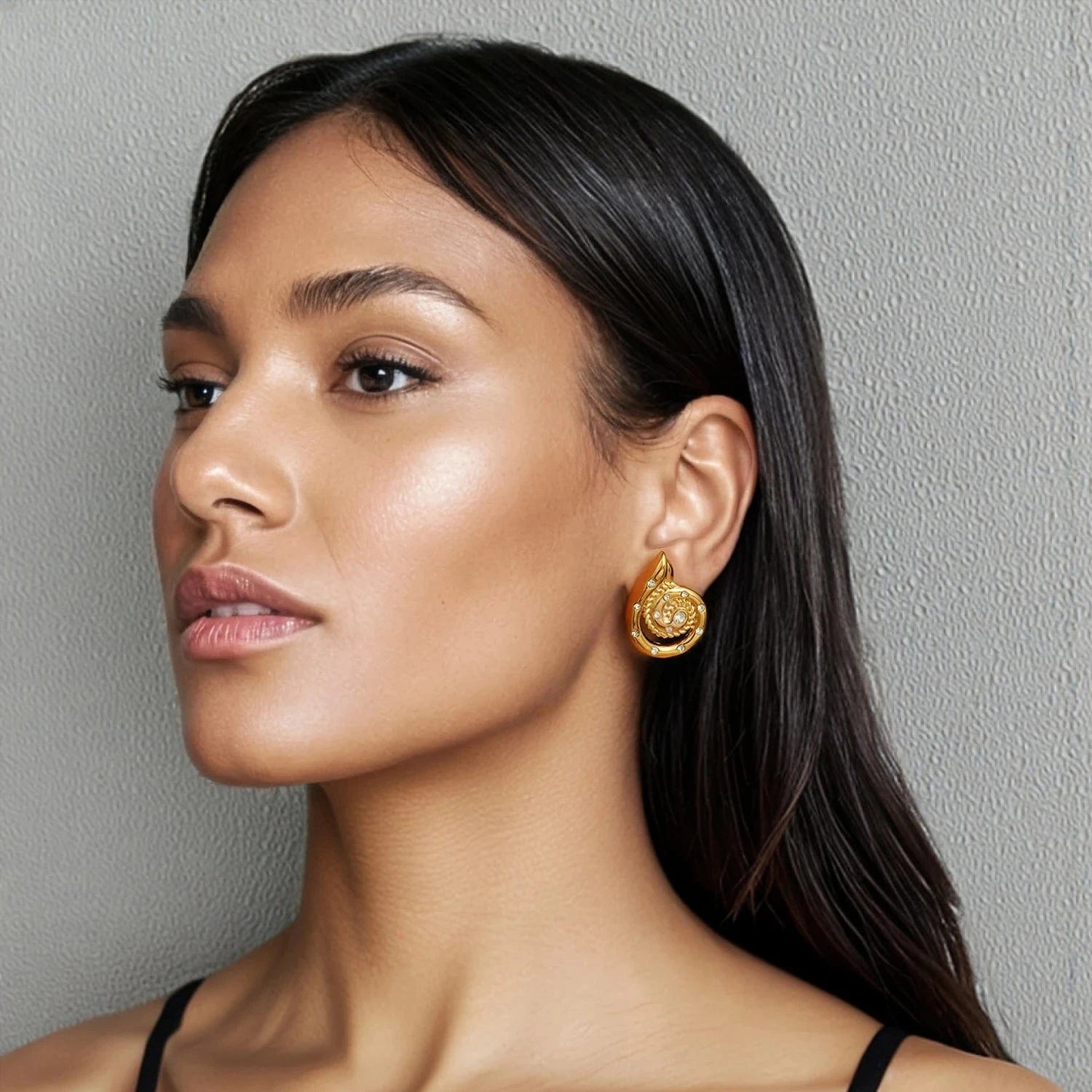 Pearlbud Earrings Siren Spiral Studs