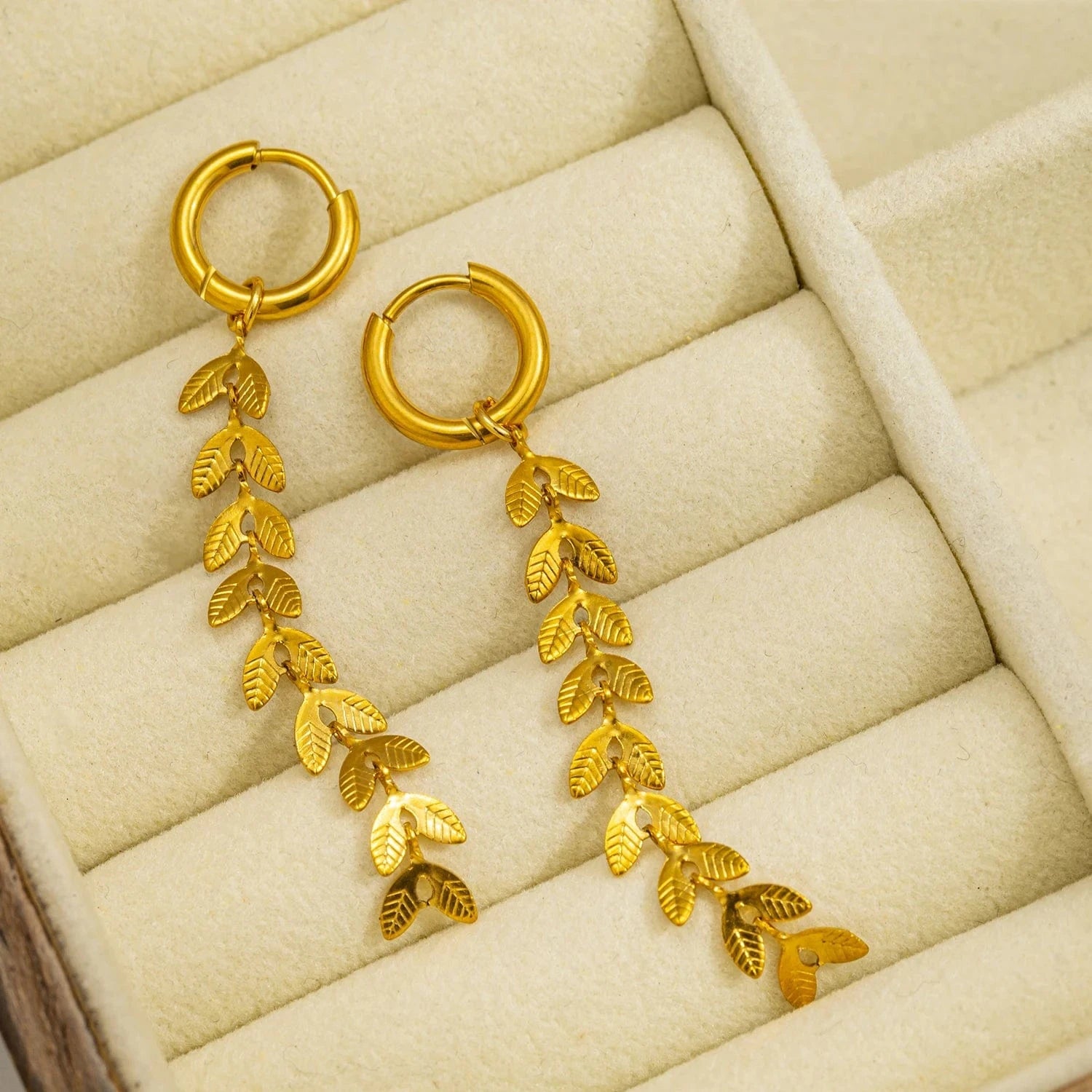 Pearlbud Earrings Vine Link Hoops