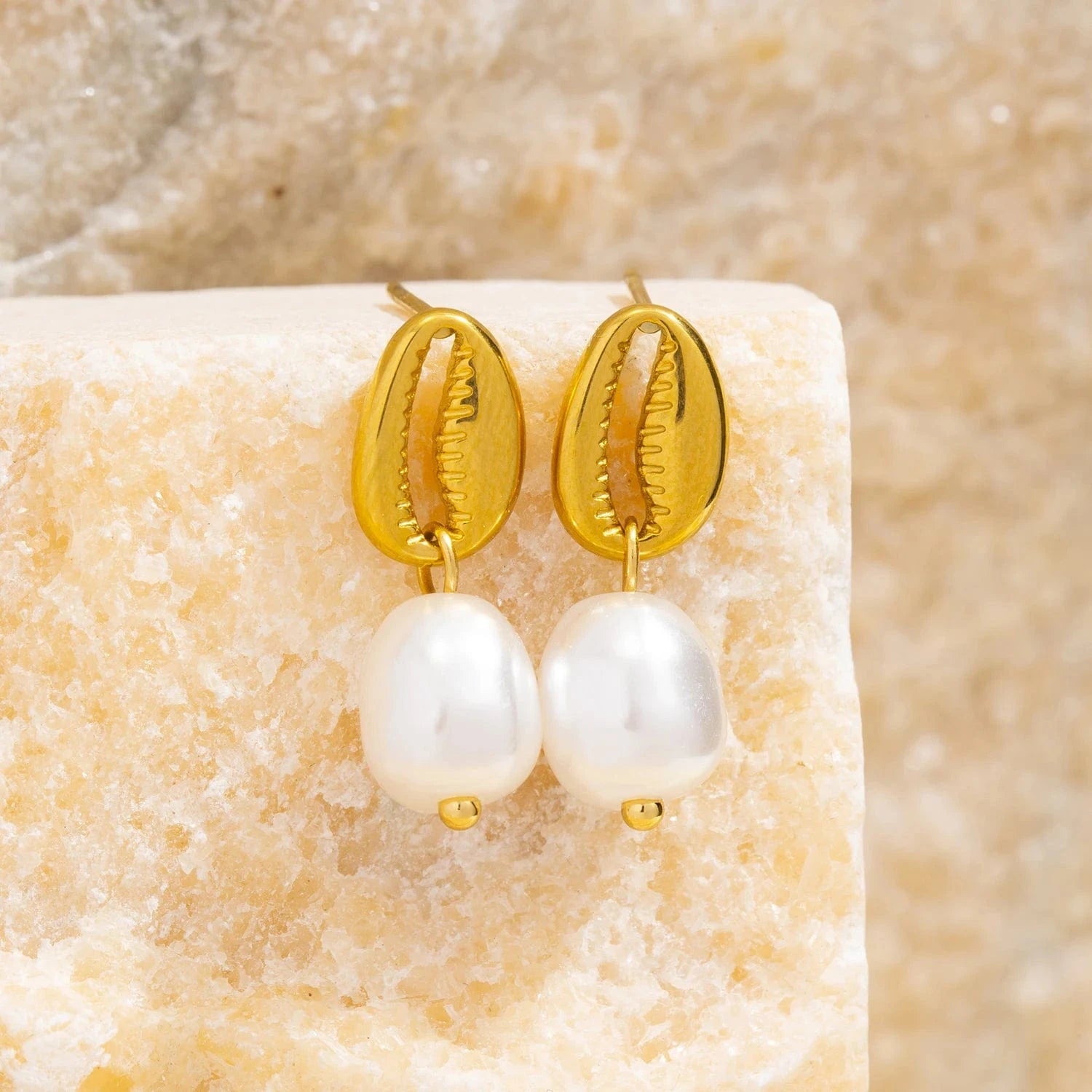 Pearlbud Earrings Warm Gold Isla Pearl Drops