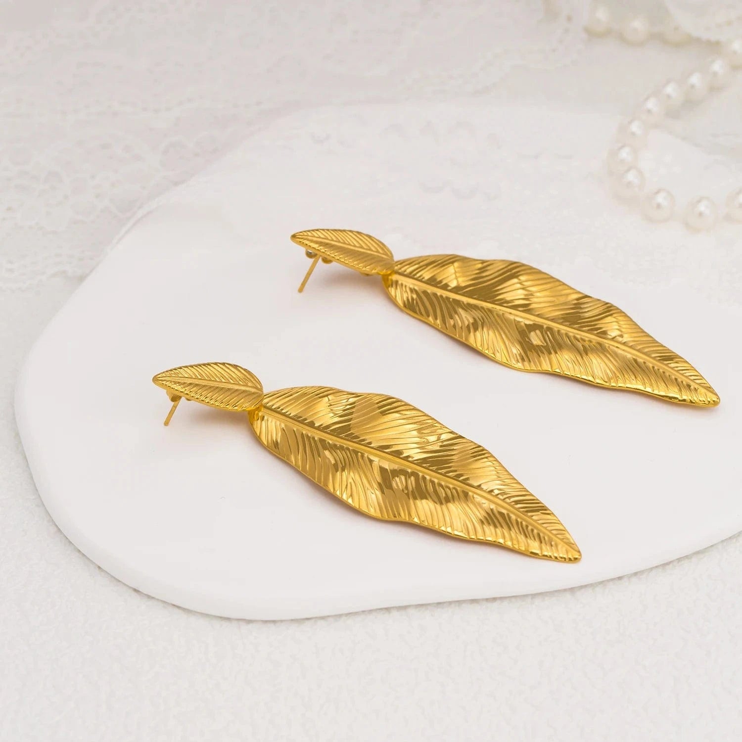 Pearlbud Earrings Warm Gold Palm Drift Drops