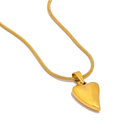 Pearlbud Necklace Gold Beloved Heart Necklace