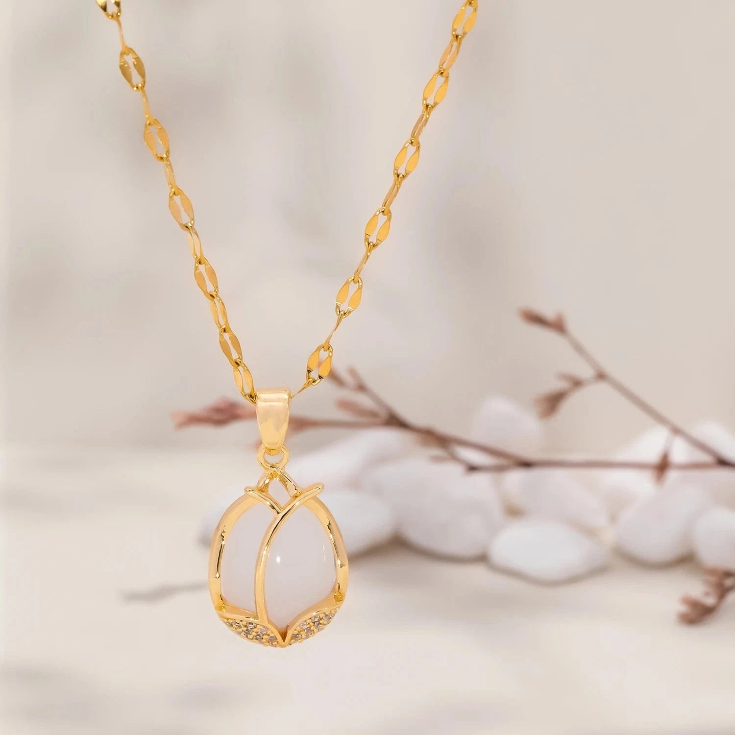 Pearlbud Necklace Gold Luminous Petal Necklace