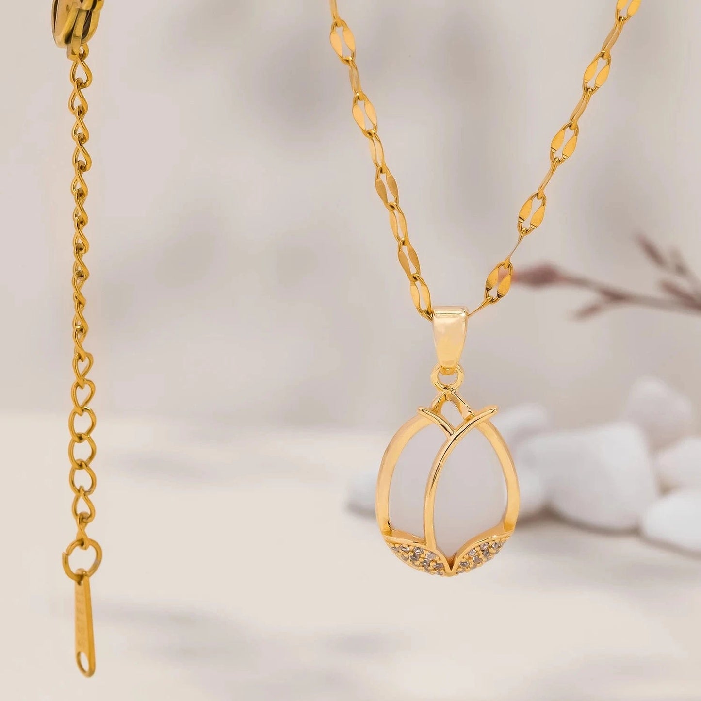 Pearlbud Necklace Gold Luminous Petal Necklace