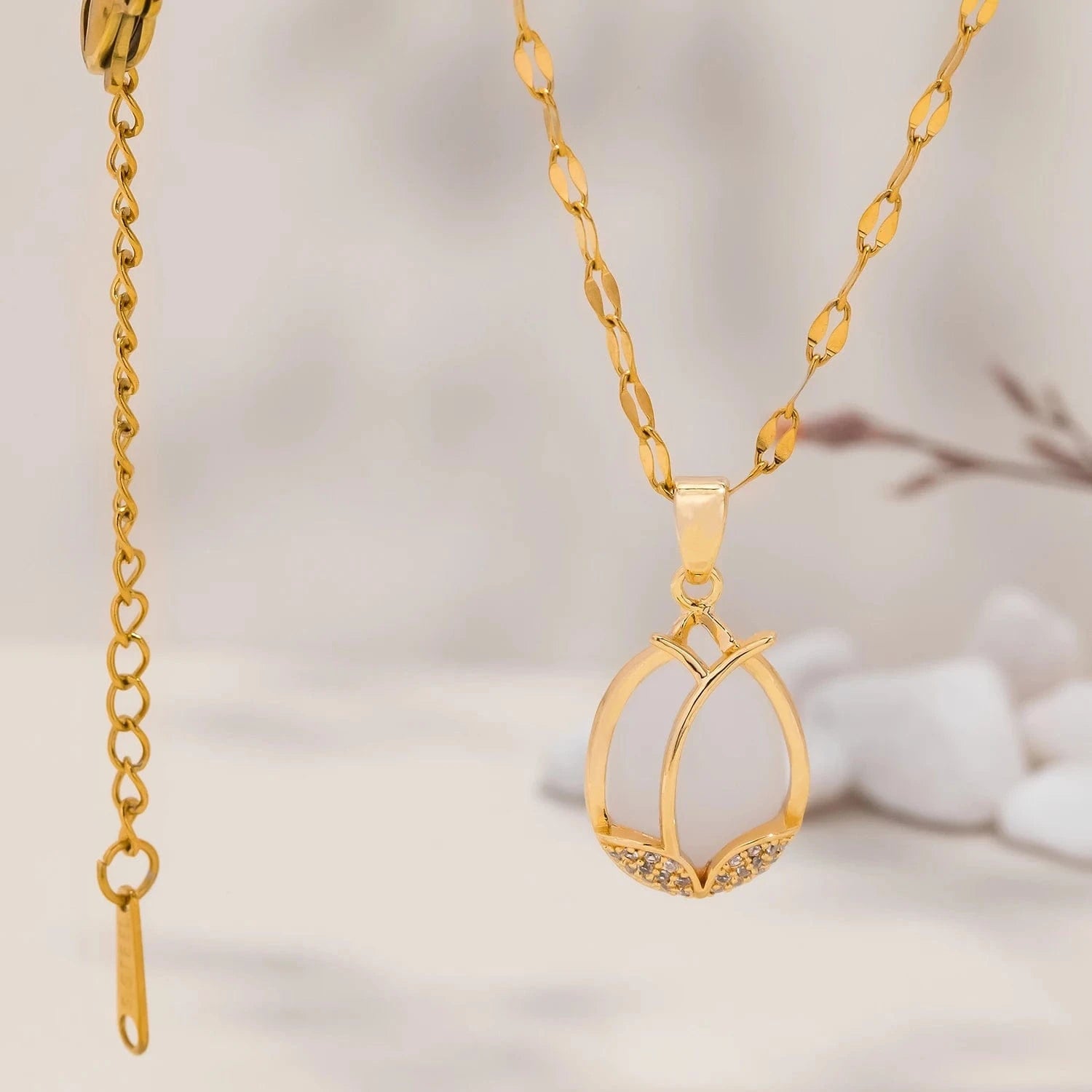 Pearlbud Necklace Gold Luminous Petal Necklace