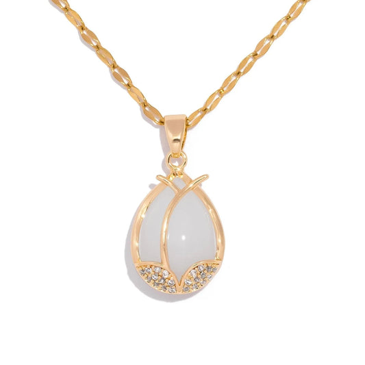 Pearlbud Necklace Gold Luminous Petal Necklace
