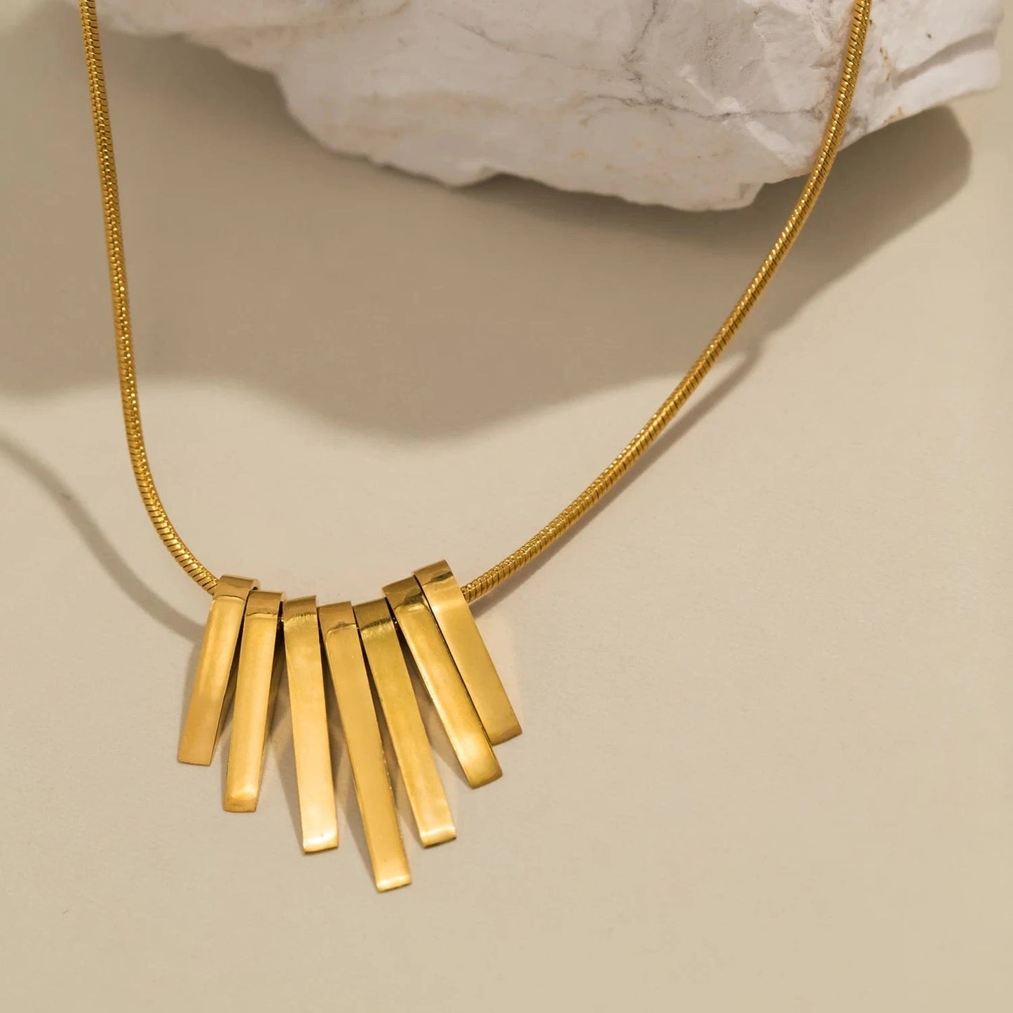 Pearlbud Necklace Gold Sunflare Necklace