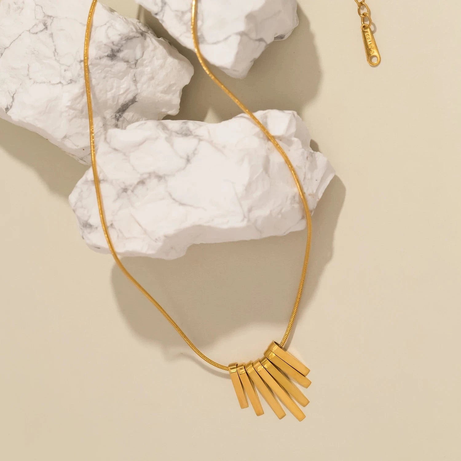 Pearlbud Necklace Gold Sunflare Necklace