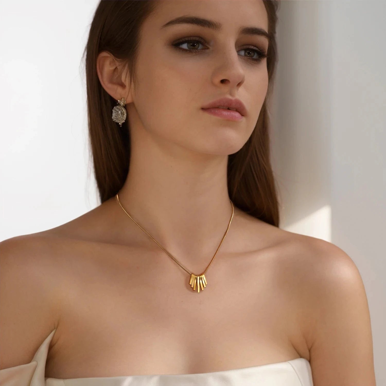 Pearlbud Necklace Gold Sunflare Necklace