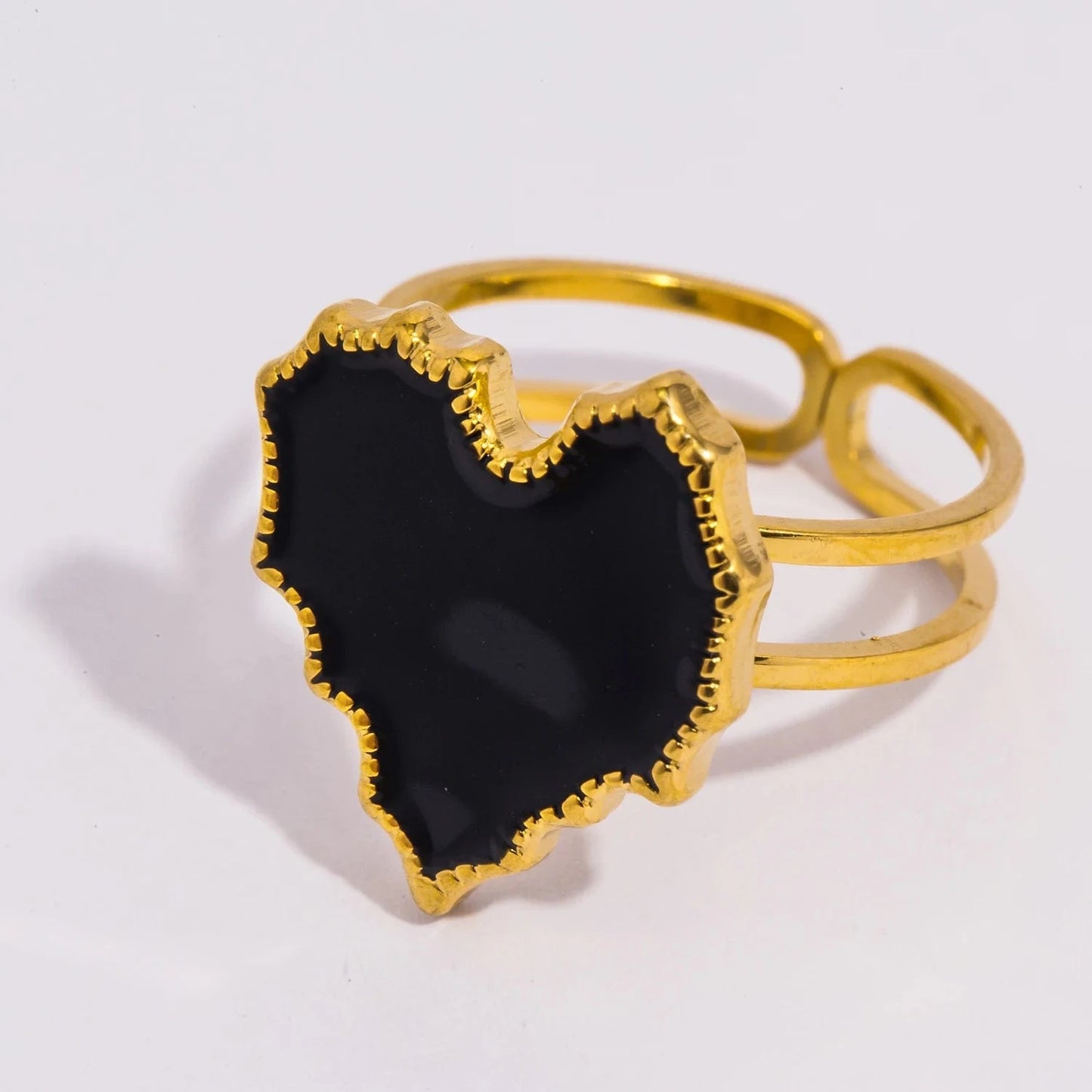 Pearlbud Rings Black Terra Heart Ring