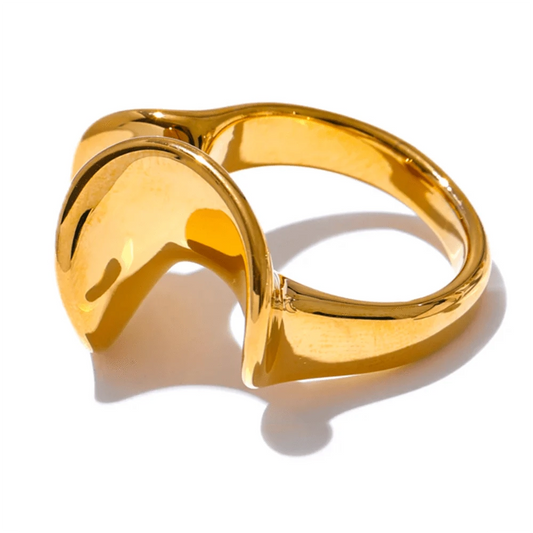 Pearlbud Rings Crest Ring