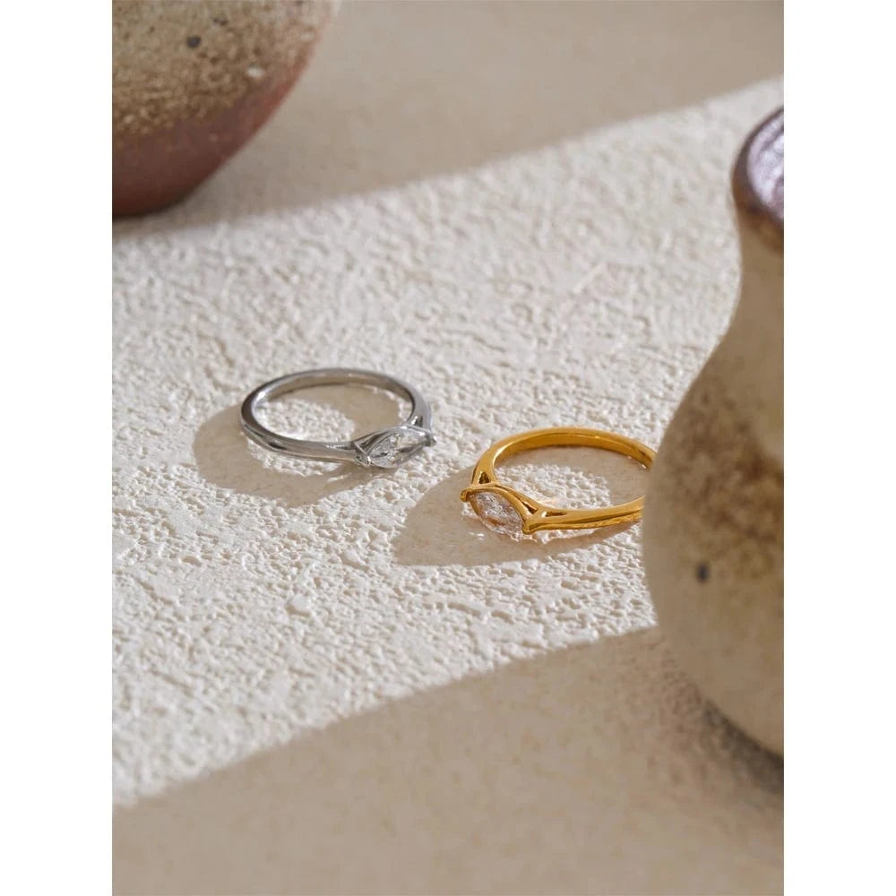 Pearlbud Rings Glint Solitaire Ring
