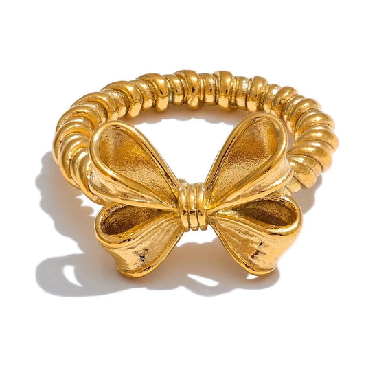 Pearlbud Rings Gold / 6 Chloe Bow Ring