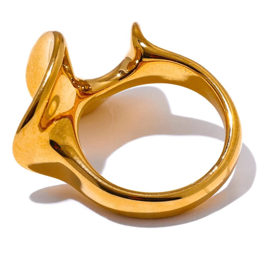 Pearlbud Rings Gold / 7 Crest Ring