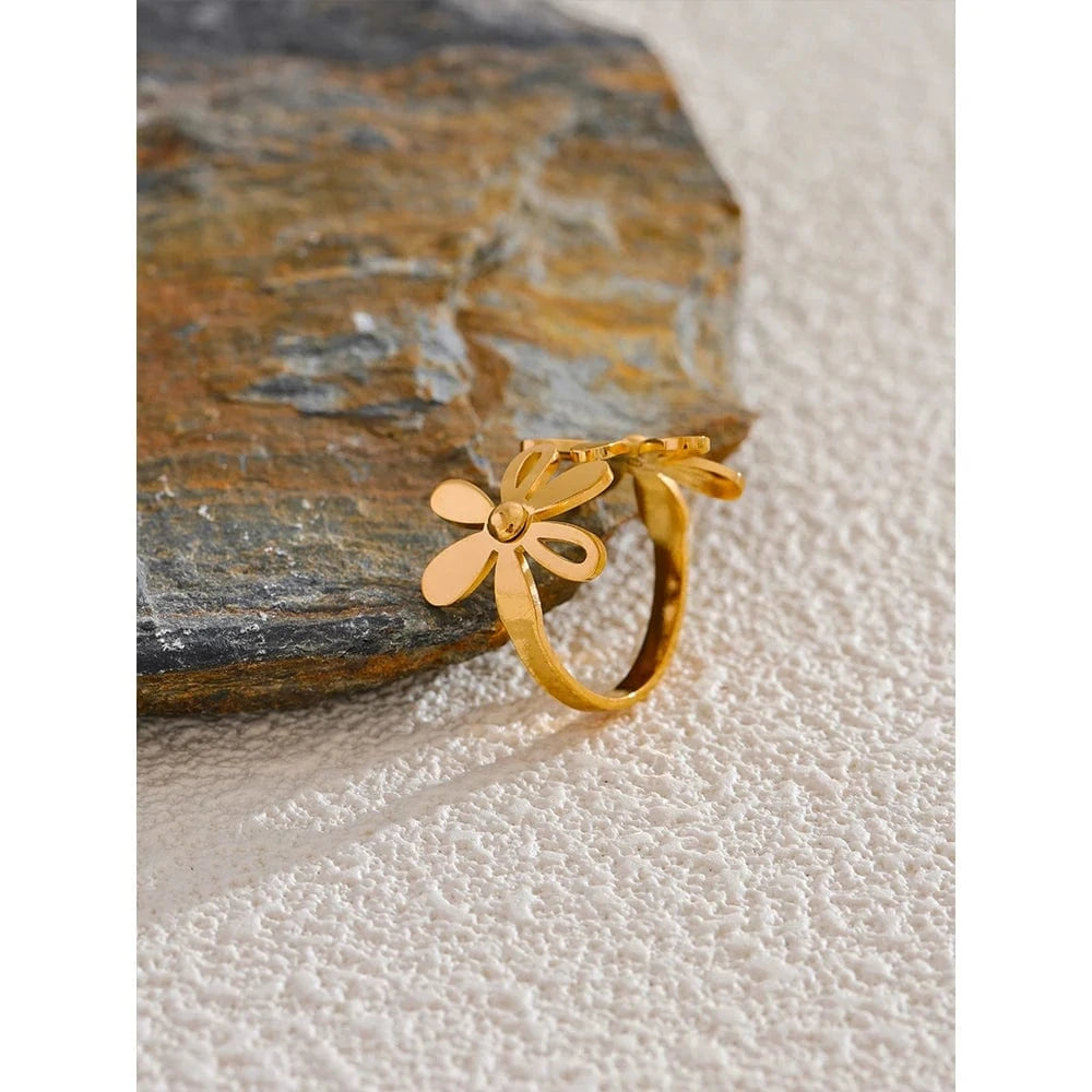 Pearlbud Rings Gold Duo Daisy Ring