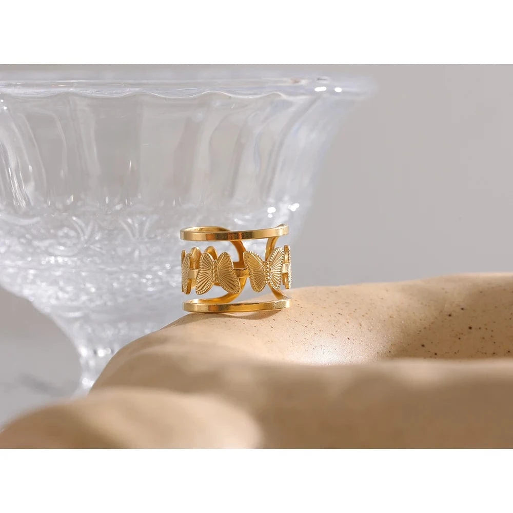 Pearlbud Rings Gold Flutterline Ring