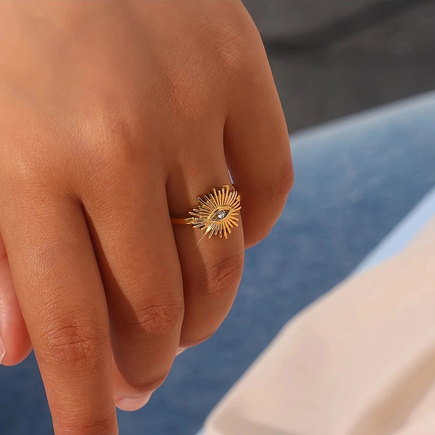Pearlbud Rings Gold Illuminated Vision Ring