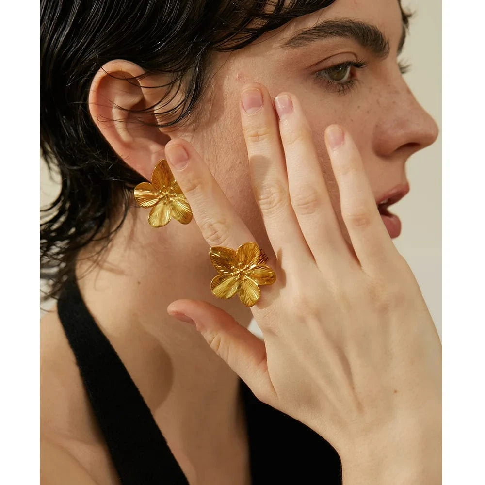 Pearlbud Rings Gold Statement Blossom Ring