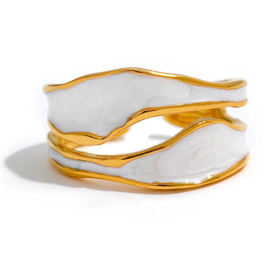 Pearlbud Rings Gold Waveshell Ring