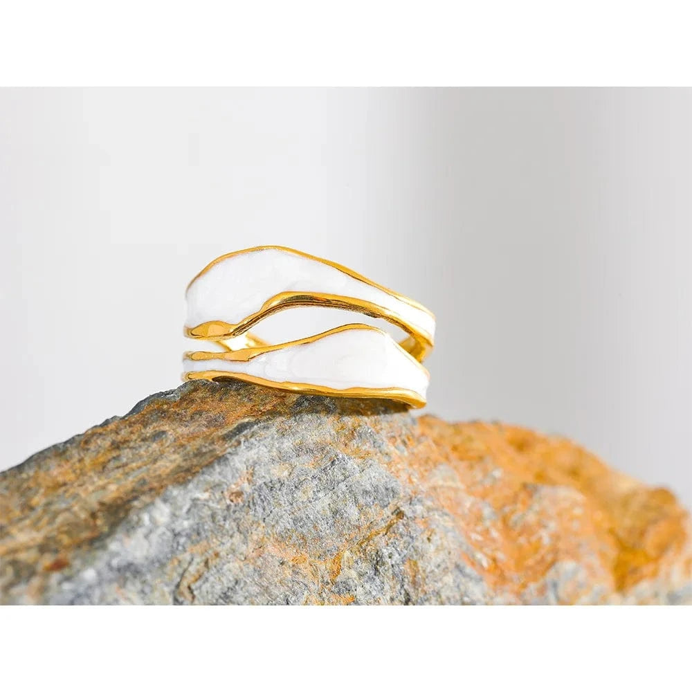 Pearlbud Rings Gold Waveshell Ring