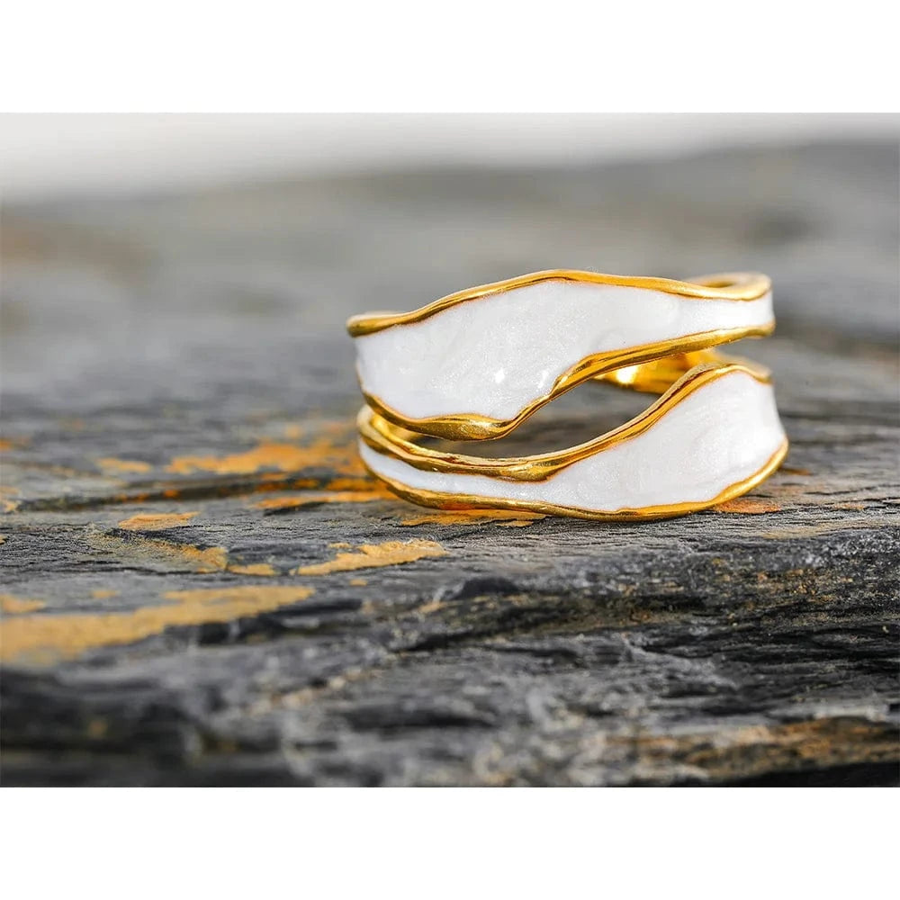 Pearlbud Rings Gold Waveshell Ring