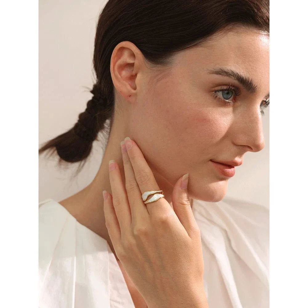 Pearlbud Rings Gold Waveshell Ring