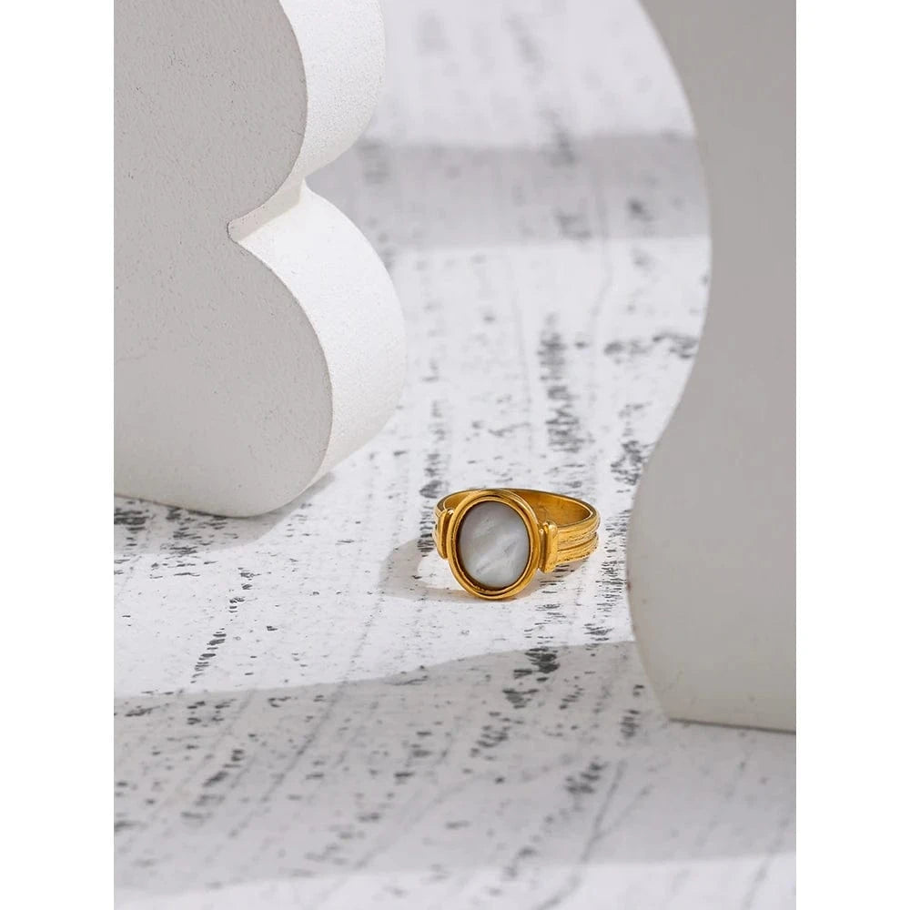 Pearlbud Rings Lustre Ring