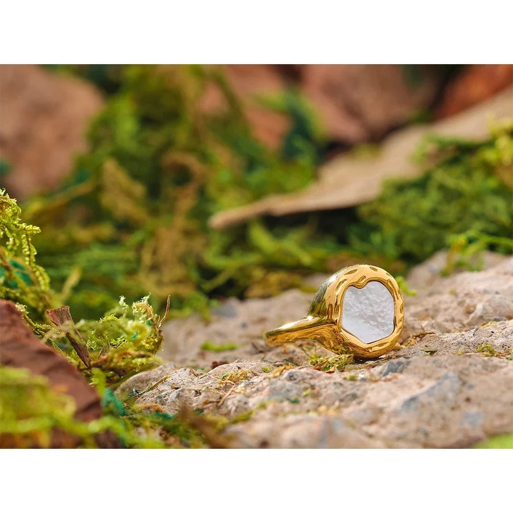 Pearlbud Rings Raw Stone Signet Ring