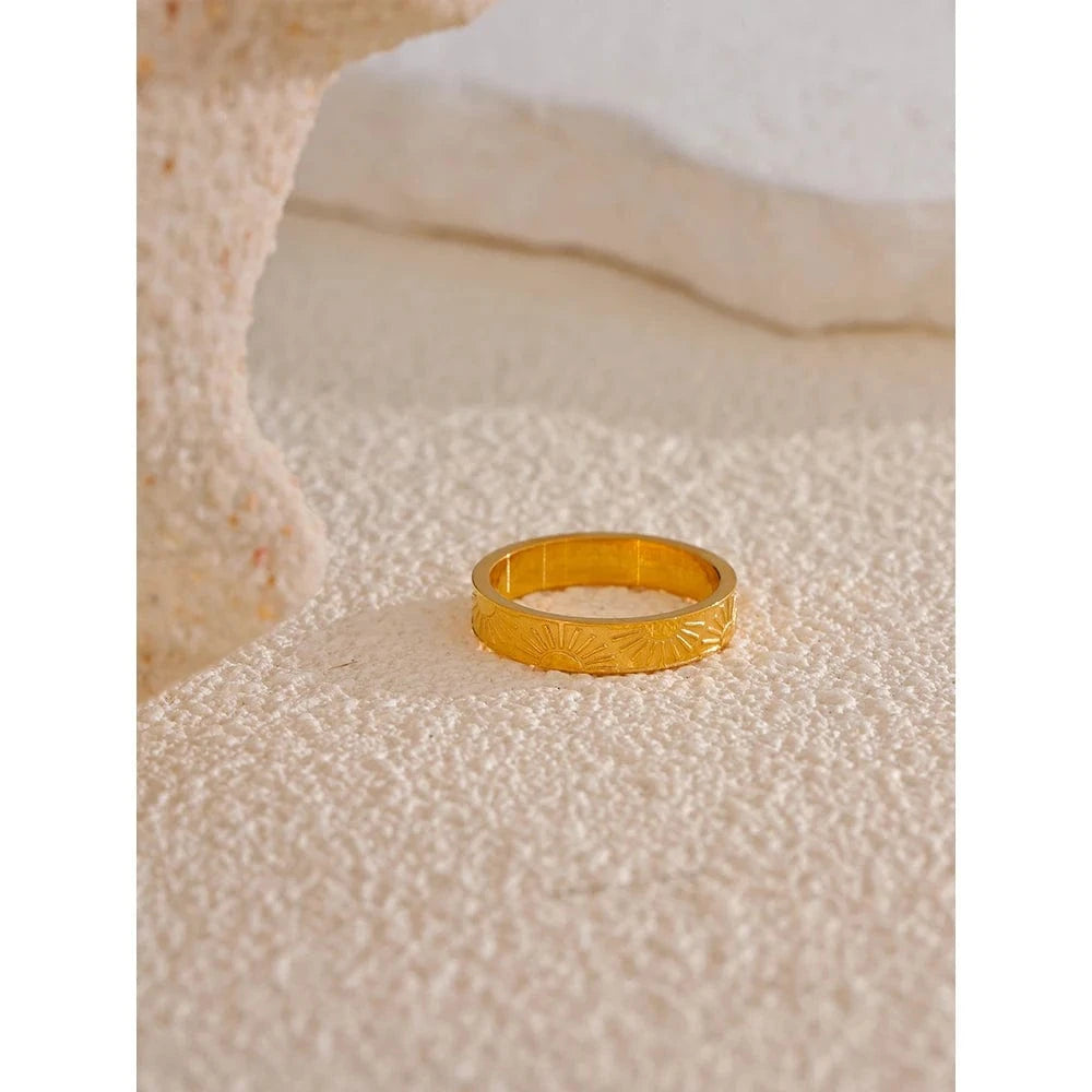 Pearlbud Rings Solrise Band Ring