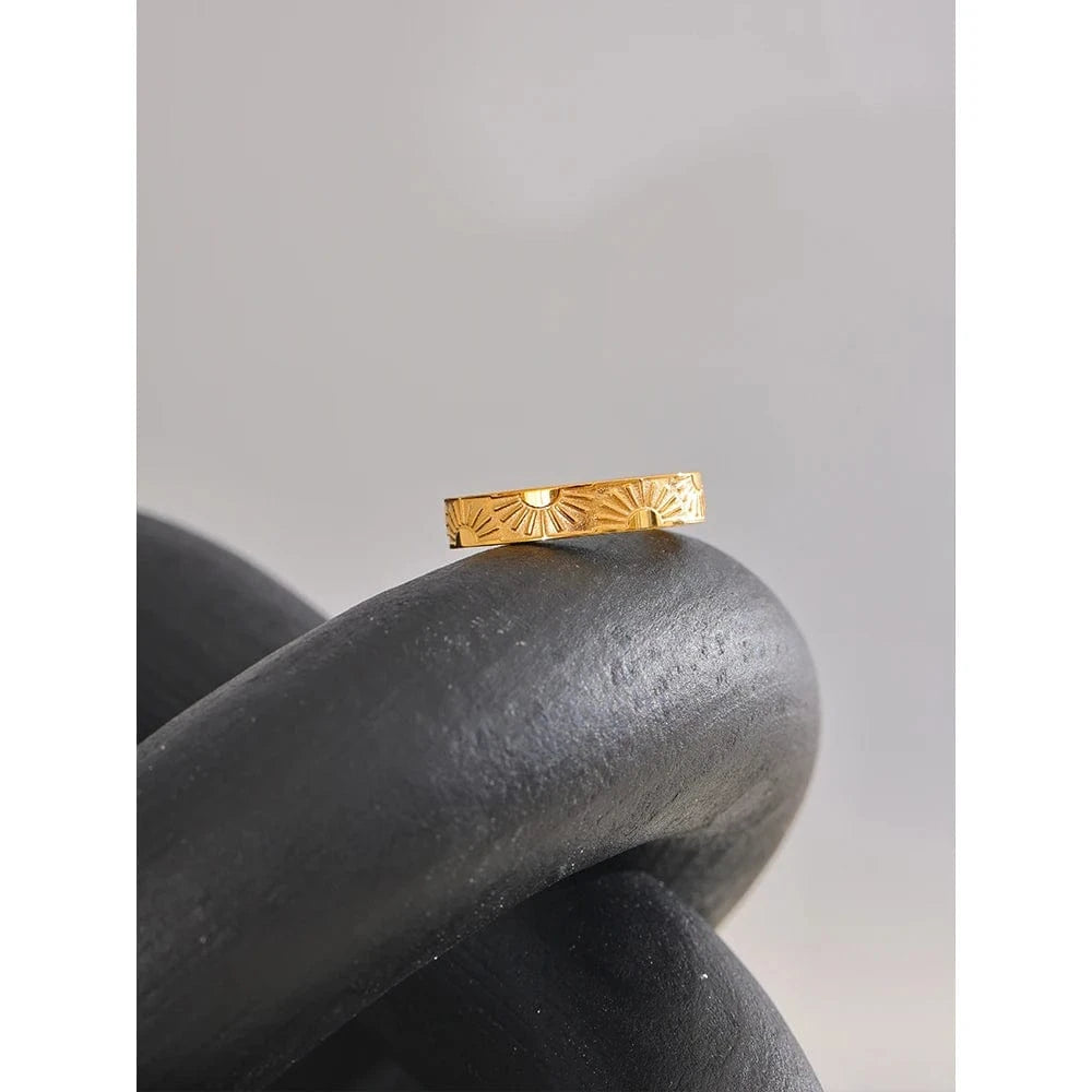 Pearlbud Rings Solrise Band Ring