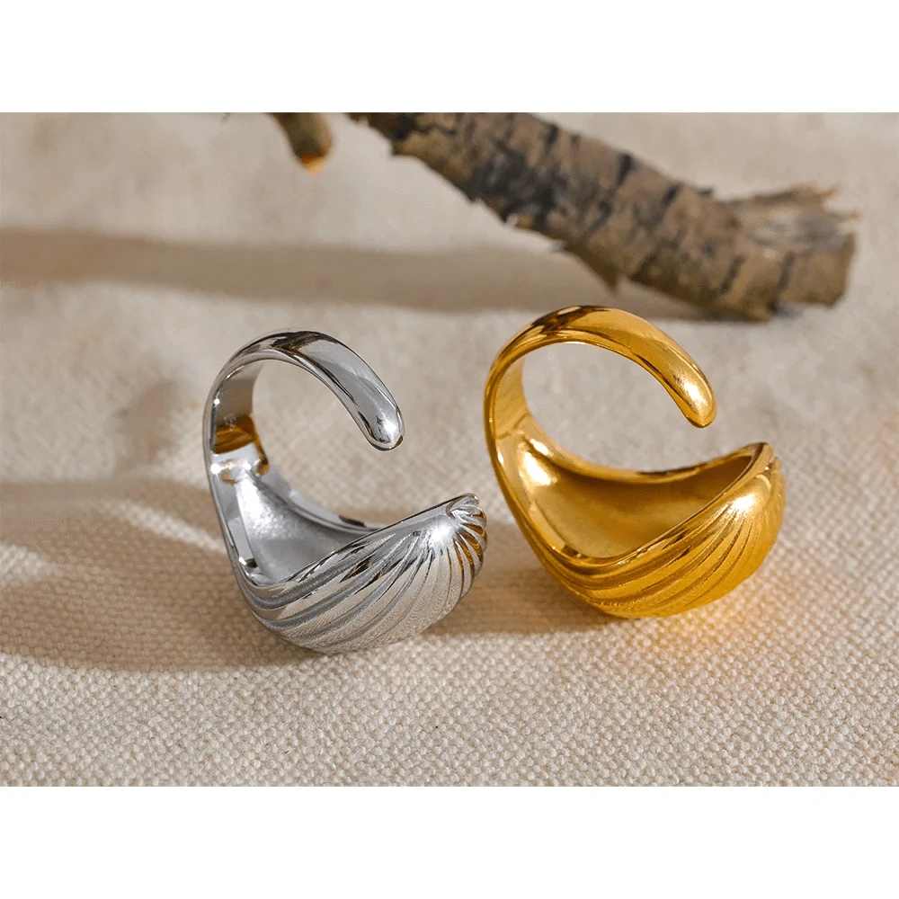 Pearlbud Rings Tidecrest Ring