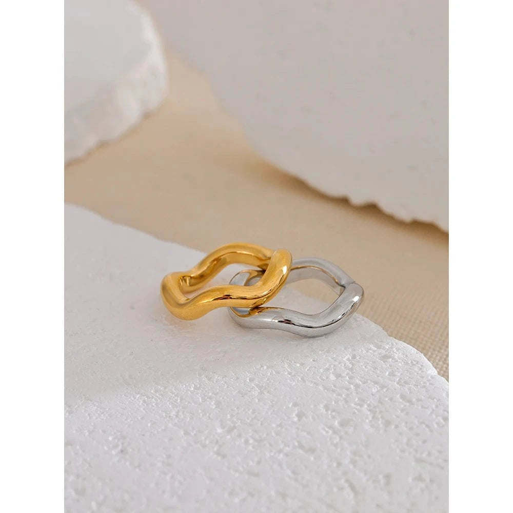 Pearlbud Rings Waveform Ring