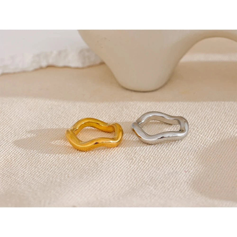 Pearlbud Rings Waveform Ring