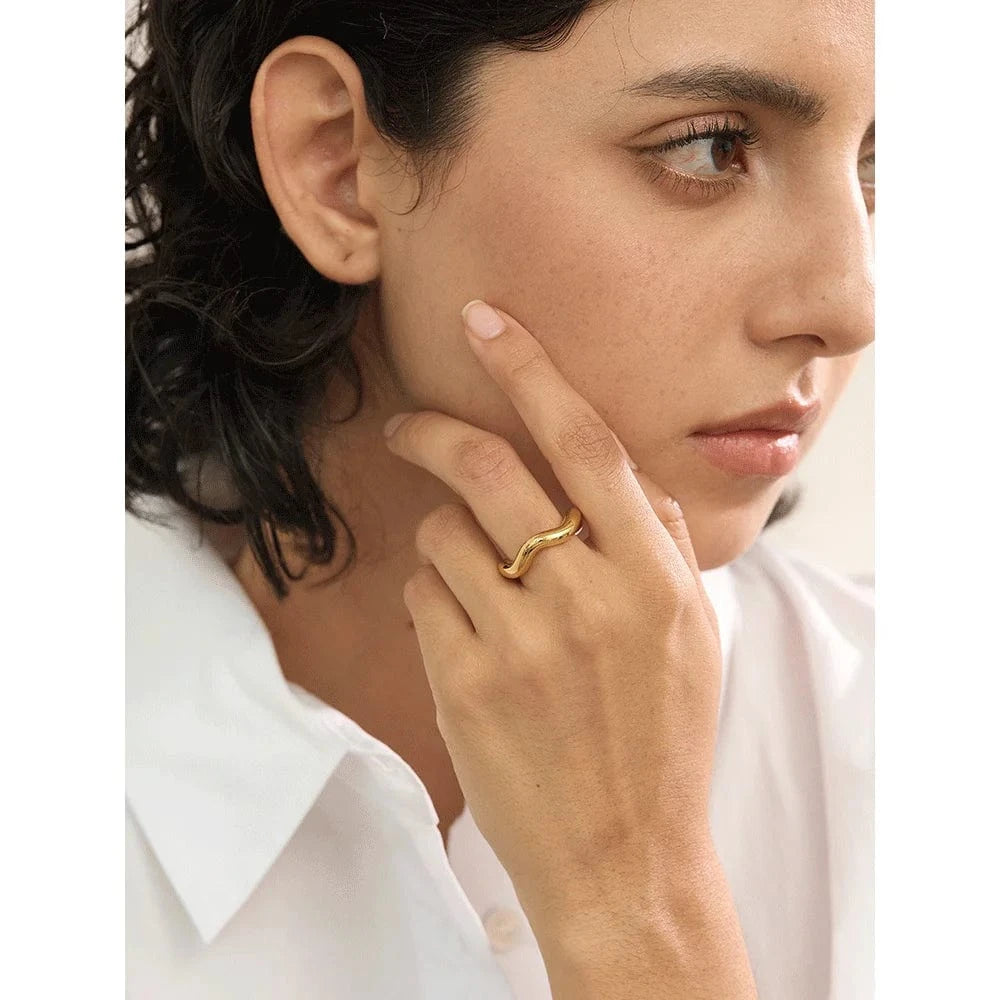 Pearlbud Rings Waveform Ring